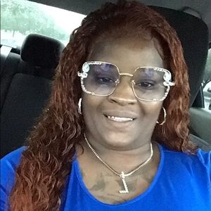 Meet your Posher, Latasha